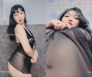 Clip Sex Thiên Ý Vú Siêu To Khoe Hàng Cực Dâm Trước Camera